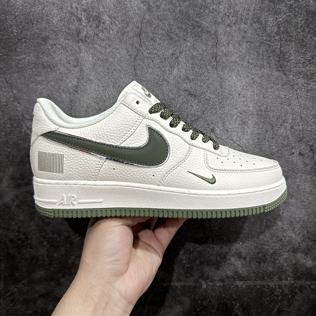 【公司级】Nk Air Force 1\’07 Low 二维码 军绿满天星 空军一号低帮休闲板鞋 CU1836-966rn#定制皮料 3M反光 原楦原纸板 纯正版型 清洁度完美 内置全掌气垫r 尺码：36 36.5 37.5 38 38.5 39 40 40.5 41 42 42.5 43 44 44.5 45  编码：LF290300-鞋库