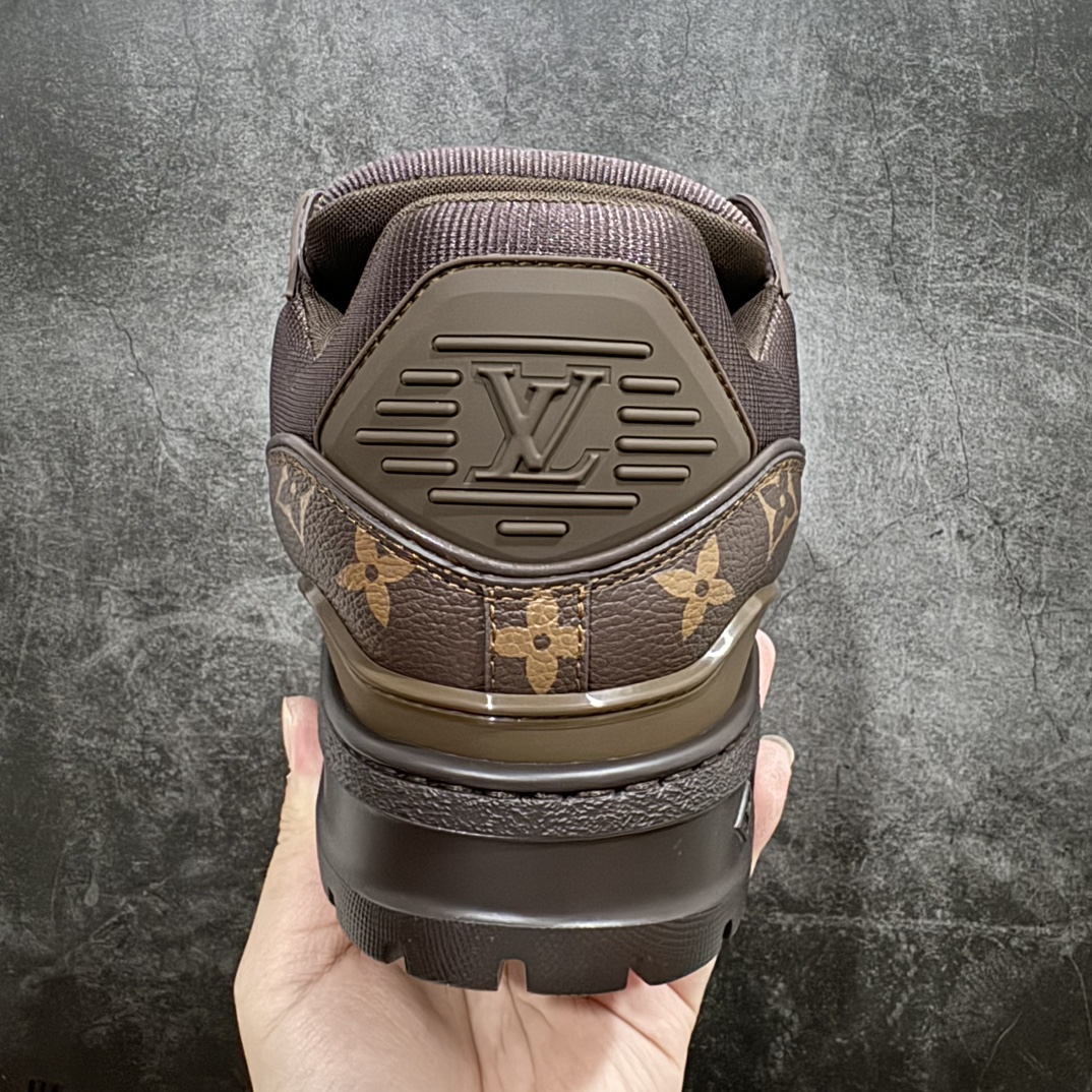 图片[4]-【佛山顶级超A版】Louis Vuitton LV Trainer系列 老花棕胖丁n本地仓库现货 当天可取n私人订单 专柜混卖零售专供n所有配色均为购买原版复刻n整体版型 皮料 市场独一无二后跟版型都可以自行对比[机智]吊打市场所有货n怒甩十条街，欢迎拿市场各大工厂的货来对比！n鞋舌烫金超正 压印程度秒杀市面90%以上的高端货n新配色陆续开发出货  尺码：35-45   编码：GQ530570-鞋库