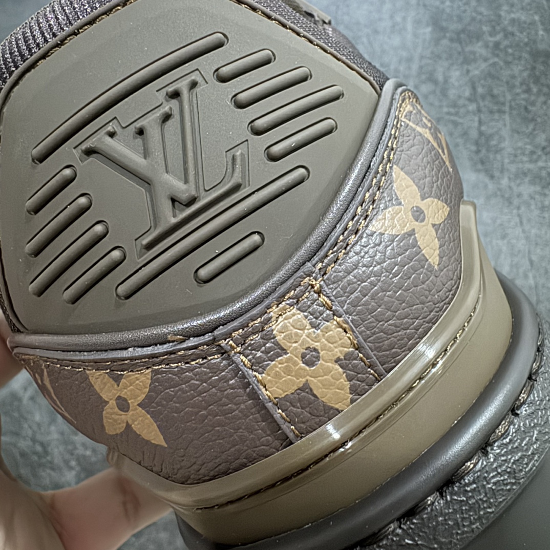 图片[2]-【佛山顶级超A版】Louis Vuitton LV Trainer系列 老花棕胖丁n本地仓库现货 当天可取n私人订单 专柜混卖零售专供n所有配色均为购买原版复刻n整体版型 皮料 市场独一无二后跟版型都可以自行对比[机智]吊打市场所有货n怒甩十条街，欢迎拿市场各大工厂的货来对比！n鞋舌烫金超正 压印程度秒杀市面90%以上的高端货n新配色陆续开发出货  尺码：35-45   编码：GQ530570-鞋库