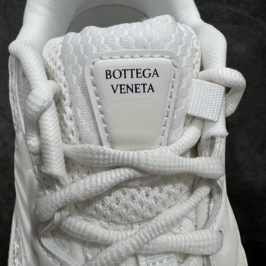 图片[6]-【纯原M版】BOTTEGA VENETA Orbit Runner BV葆蝶家时尚休闲王一博同款老爹鞋运动鞋n原版开发 一比一打造 相似度百分之99以上 市场一梯队级别品质 区别市场任何标文顶级品质版本 采用轻质科技网布面料 搭配几何图案设计橡胶外底 王炸系列 高版本 认准套包工艺 实际增高很多哦 还是一样显腿细非常nice 耐玩耐造 对标对版 套包鞋工艺 认准高版本 大底选用拼色TPU大底 配置原版包装  尺码：35 36 37 38 39 40 41 42 43 44 45 编码：AC420440-鞋库