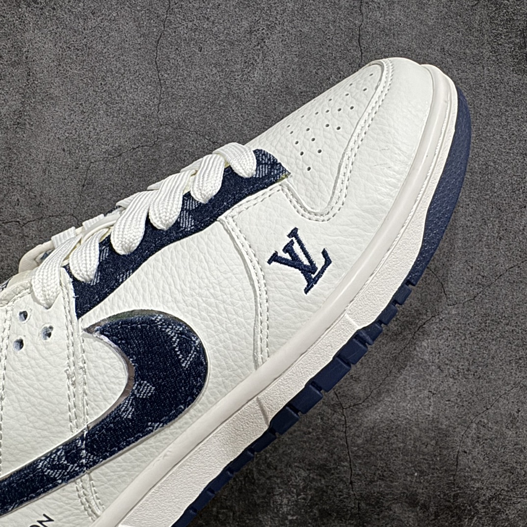 图片[6]-【定制版】Nike SB Dunk Low x Louis Vuitton 白牛仔蓝n纯原大厂出品 极力推荐👏n原装头层材料 独家版型蒸餾加工n帶來的是更好的视觉和脚感体验n大厂纯原品质出货 清洁度 电绣工艺皮料切割干净无任何毛边 细节完美 官方货号：XB3802 360 尺码：36 36.5 37.5 38 38.5 39 40 40.5 41 42 42.5 43 44 44.5 45 编码：HXS320340-鞋库