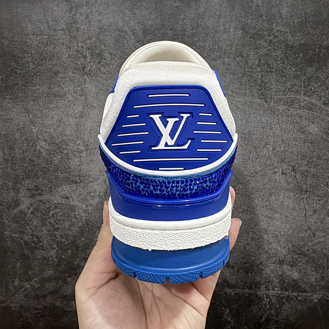 图片[4]-【广东纯原版本】Louis Vuitton Trainer lv时装走秀运动鞋 满钻款blingbling闪钻亮片n市场所有版本中综合最强的货品GD实力大厂出品  全网最全配色更新最快 最成熟的做工稳定的品控  完美鞋型超高的清洁度 零毛边线头瑕疵 全套原楦原纸版原鞋开模 全网最具灵魂的版型 正确原装黄色鞋盒 正确中底印花 鞋面印花3D高频深度立体 全鞋电脑针车 紧密相连 针距密度一致 环保乳胶注塑鞋垫 厚度脚感还原原版 皮面裁剪部位 统一油边封口工艺 原装橡胶大底含胶量大底组合零偏差 专柜全套包装 防尘袋 说明书 质保卡 男女鞋  尺码：35 36 37 38 39 40 41 42 43 44 45 编码：HH510550-鞋库