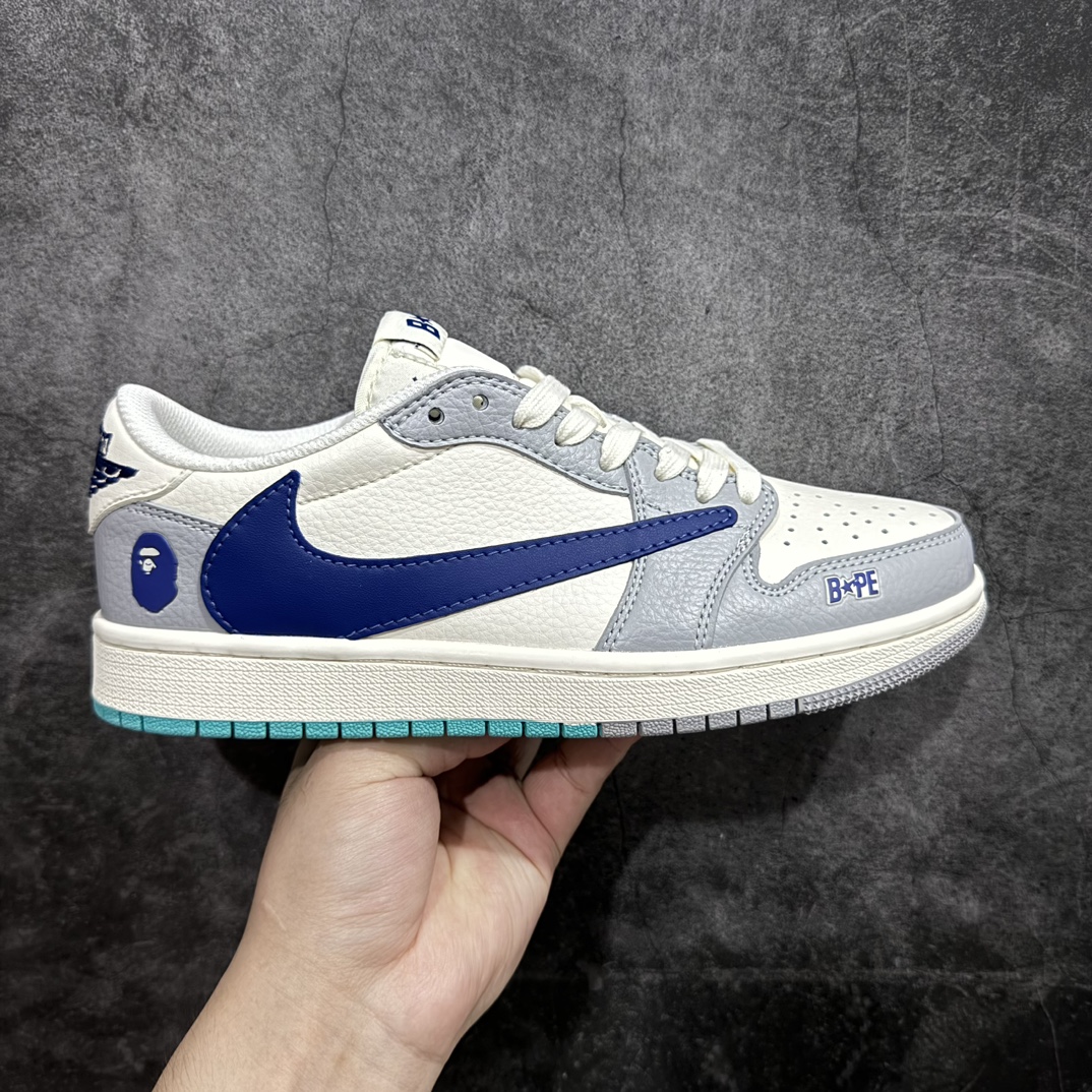 【定制版】Fragment x Travis Scott x 猿人头nAir Jordan 1 Low 三方联名倒钩原盒出货 全新的三方联名低帮倒钩鞋面延续了黑脚趾设计，整双鞋以全荔枝皮打造，腰身搭配白色「倒勾」，再点缀上Travis Scott 标志性的Logo，后跟处以藤原浩最拿手的蓝色为主色调，完善极具Fragment Design的白蓝黑设计风格，左右脚分别以Travis Scott鬼脸和乔丹飞翼加以修饰，彰显出三方联名的奢华格调。 官方货号：LJ5188 021 Size：36 36.5 37.5 38 38.5 39 40 40.5 41 42 42.5 43 44 44.5 45  编码：HXS320340n-鞋库