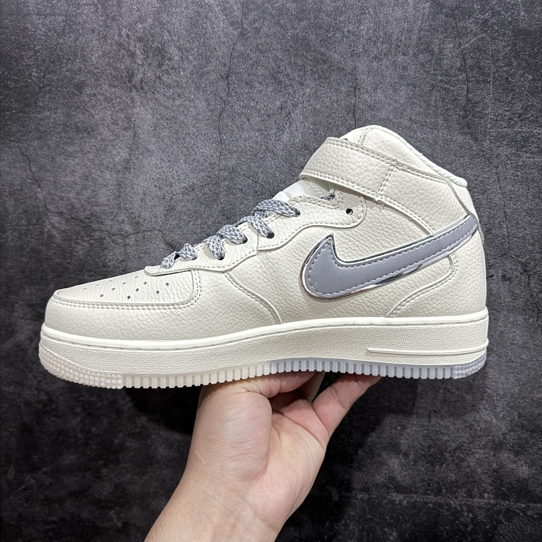 图片[2]-【公司级】Nike Air Force 1 Mid 07 米银满天星n原楦头原纸板 打造纯正中帮空军版型 专注外贸渠道 全掌内置蜂窝气垫原盒配件 原厂中底钢印、拉帮完美官方货号：XL0236 232 Size：36 36.5 37.5 38 38.5 39 40 40.5 41 42 42.5 43 44 44.5 45 编码：HXS310320-鞋库