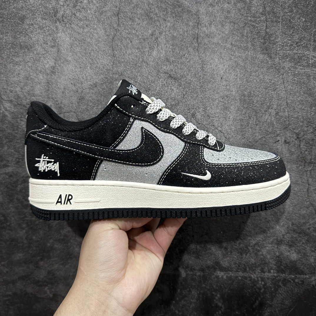 【公司级】Nike Air Force 1 Low 07 x Stussy 黑银小钩满天星n原楦头原纸板 打造纯正低帮空军版型 专注外贸渠道 全掌内置蜂窝气垫原盒配件 原厂中底钢印、拉帮完美官方货号：XZ1968 518 Size：36 36.5 37.5 38 38.5 39 40 40.5 41 42 42.5 43 44 44.5 45 编码：LF310320-鞋库