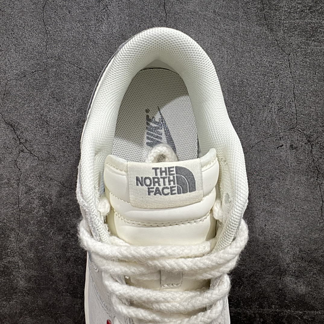 图片[8]-【定制版】Nike SB Dunk Low x The North Face 白灰双钩n纯原大厂出品 极力推荐n原装头层材料 独家版型蒸餾加工n帶來的是更好的视觉和脚感体验n大厂纯原品质出货 清洁度 电绣工艺皮料切割干净无任何毛边 细节完美 官方货号：SJ1089 009 尺码：36 36.5 37.5 38 38.5 39 40 40.5 41 42 42.5 43 44 44.5 45  编码：HXS320340-鞋库