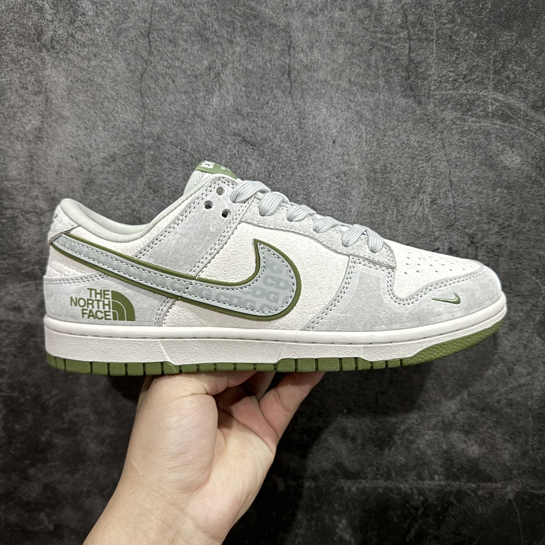 【定制版】Nike SB Dunk Low x CDG x The North Face 白绿n纯原大厂出品 极力推荐n原装头层材料 独家版型蒸餾加工n帶來的是更好的视觉和脚感体验n大厂纯原品质出货 清洁度 电绣工艺皮料切割干净无任何毛边 细节完美 官方货号：DQ1098 397 尺码：36 36.5 37.5 38 38.5 39 40 40.5 41 42 42.5 43 44 44.5 45  编码：HXS340360-鞋库