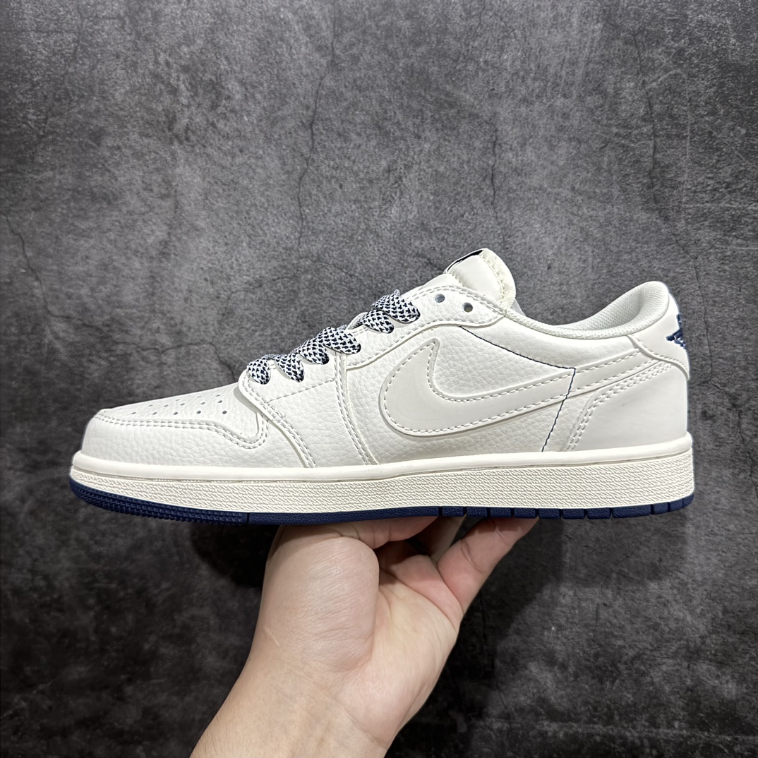 图片[2]-【定制版】Travis Scott x Nike Air Jordan 1 Low x Louis Vuitton 白蓝nAir Jordan 1 Low 反转白蓝满天星倒钩 纯原版本n全鞋采用原装头层皮，用料扎实 精雕细琢n鞋型极致还原 飞翼3D打印改良 深度立体四线中底拉帮皮料选材 钢印 背胶一应俱全 全新批次 原装原模大底全鞋原厂定制皮料，手感细腻正确折边工艺 完美细节诠释 官方货号：XZ1268 003 Size：36 36.5 37.5 38 38.5 39 40 40.5 41 42 42.5 43 44 44.5 45 编码：HXS320340-鞋库