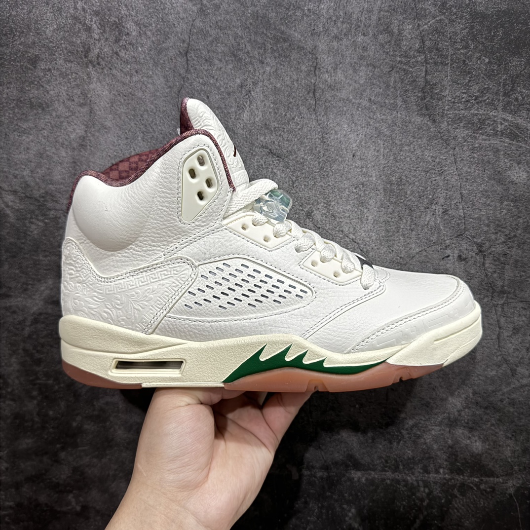 【OG纯原】Air Jordan 5 Retro AJ5乔5 红绿鸳鸯雕刻 男子文化篮球鞋 HF8833-100n国内一线大厂OG出品 匠心打造原厂皮料原厂数据 全新纸板模具打造 外贸 平台高端零售专供品质品质毋庸置疑 一眼正品既视感 细节均已解码  尺码：40 40.5 41 42 42.5 43 44 44.5 45 46 47.5编号：O520540-鞋库