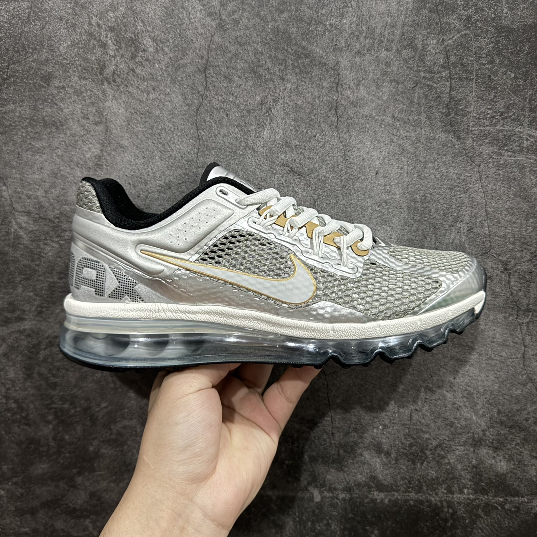 【纯原YH版本】Nike Air Max 2013 舒适时尚耐磨透气 低帮跑步鞋Nike Air Max 2013 运动鞋携时尚设计闪亮回归，出众有型。采用网眼布细节和运动风无缝覆面，助你保持清爽感受，塑就焕新造型。经典 Flywire 设计搭配经典全掌型 Max Air 缓震配置，缔造出众舒适感和支撑效果。 货号：HJ7901-095 尺码：35.5 36 36.5 37.5 38 38.5 39 40 40.5 41 42 42.5 43 44 44.5 45 46  编码：DF300320n-鞋库