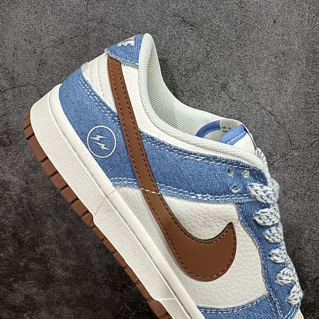 图片[7]-【定制版】NIKE SB Dunk Low x Fragment Design 闪电藤原浩 白蓝棕满天星n公司级出品 极力推荐n原装头层材料 独家版型蒸餾加工n帶來的是更好的视觉和脚感体验n大厂纯原品质出货 清洁度 电绣工艺皮料切割干净无任何毛边 细节完美官方货号：XX9921 021 尺码： 36 36.5 37.5 38 38.5 39 40 40.5 41 42 42.5 43 44 44.5 45 编码：CC280300-鞋库