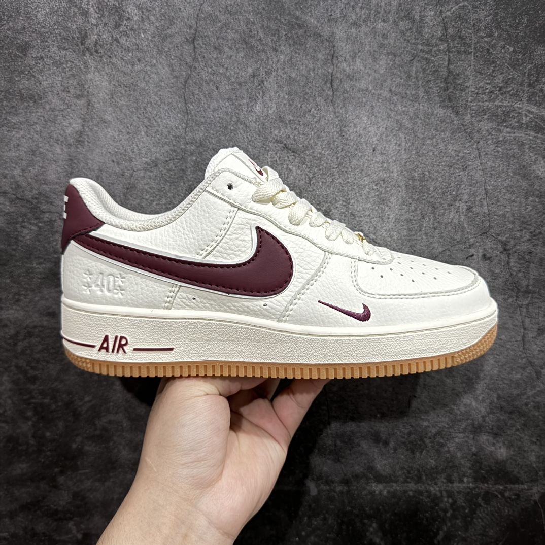 Nike Air Force 1 Low 07 40周年 白红小钩原楦头原纸板 打造纯正低帮空军版型 专注外贸渠道 全掌内置蜂窝气垫原盒配件 原厂中底钢印、拉帮完美官方货号：WA0531 308 Size：36 36.5 37.5 38 38.5 39 40 40.5 41 42 42.5 43 44 44.5 45 编码：LF270280-鞋库