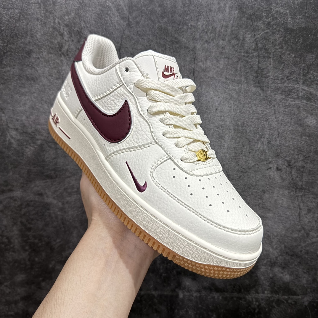 图片[3]-Nike Air Force 1 Low 07 40周年 白红小钩原楦头原纸板 打造纯正低帮空军版型 专注外贸渠道 全掌内置蜂窝气垫原盒配件 原厂中底钢印、拉帮完美官方货号：WA0531 308 Size：36 36.5 37.5 38 38.5 39 40 40.5 41 42 42.5 43 44 44.5 45 编码：LF270280-鞋库