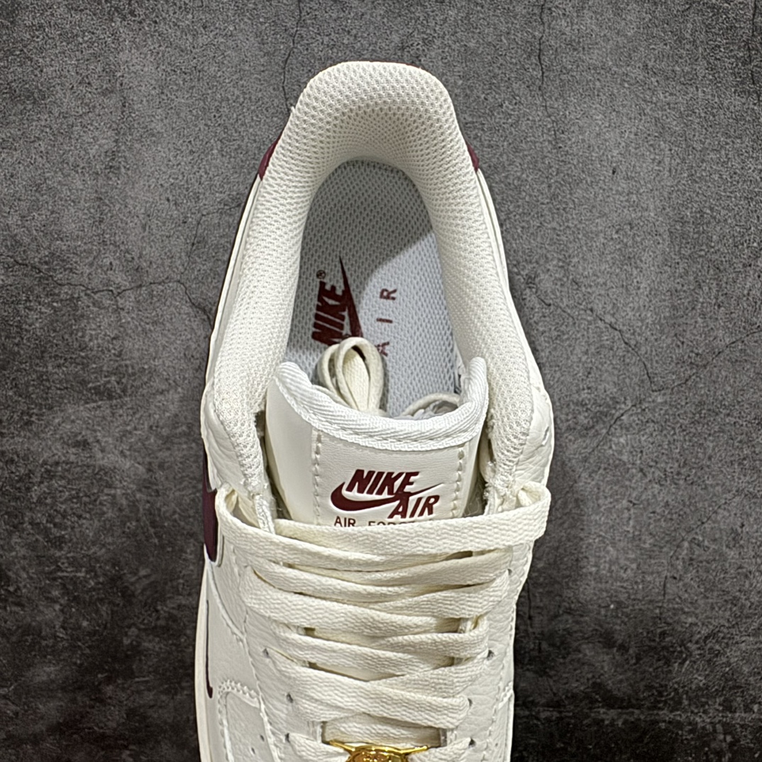 图片[8]-Nike Air Force 1 Low 07 40周年 白红小钩原楦头原纸板 打造纯正低帮空军版型 专注外贸渠道 全掌内置蜂窝气垫原盒配件 原厂中底钢印、拉帮完美官方货号：WA0531 308 Size：36 36.5 37.5 38 38.5 39 40 40.5 41 42 42.5 43 44 44.5 45 编码：LF270280-鞋库