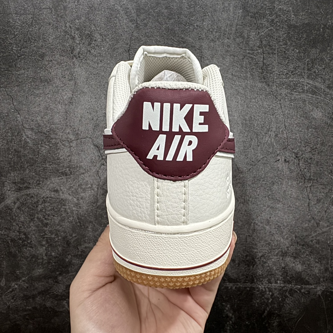 图片[4]-Nike Air Force 1 Low 07 40周年 白红小钩原楦头原纸板 打造纯正低帮空军版型 专注外贸渠道 全掌内置蜂窝气垫原盒配件 原厂中底钢印、拉帮完美官方货号：WA0531 308 Size：36 36.5 37.5 38 38.5 39 40 40.5 41 42 42.5 43 44 44.5 45 编码：LF270280-鞋库