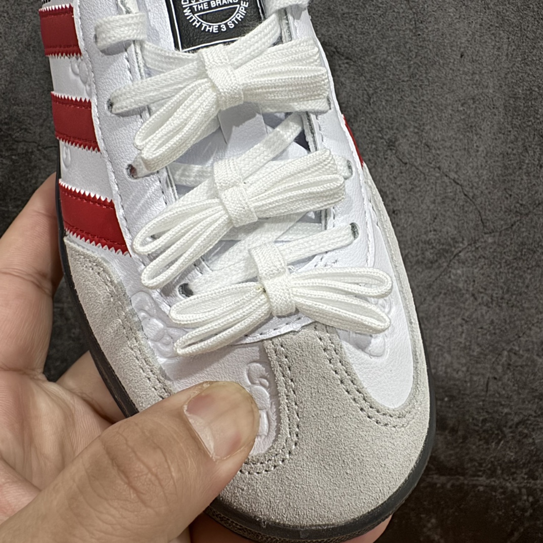 图片[5]-【纯原神版】凯蒂猫Hello Kitty x Adidas Gazelle Indoor Trainers\”Hello Kitty And Friends\”羚羊内训系列低帮复古百搭休闲运动德训风板鞋“联名白红黑凯蒂猫蝴蝶结印面”II0013nn男女鞋半码制n原楦开发版型采粒面移膜牛剖革组合用翻毛皮饰片鞋面材质n内环保海玻璃鞋垫 外置RB橡胶大底n 尺码：35 36 36⅔ 37⅓ 38 38⅔ 39⅓ 40 编码：DZ220250-鞋库