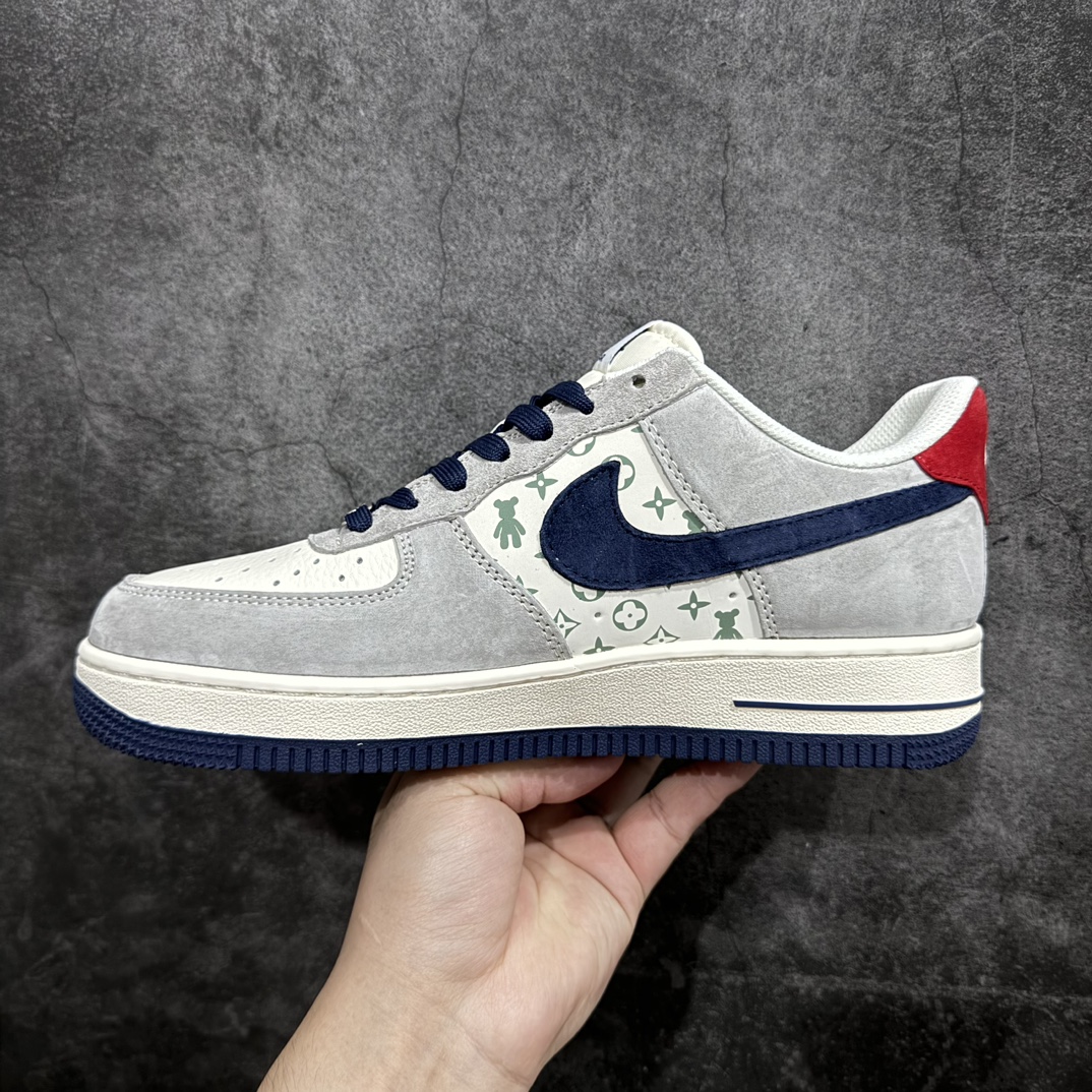 图片[2]-【公司级】Nike Air Force 1 Low 07 x Bearbrick 白蓝红n原楦头原纸板 打造纯正低帮空军版型 专注外贸渠道 全掌内置蜂窝气垫原盒配件 原厂中底钢印、拉帮完美官方货号：SJ9188 001 Size：36 36.5 37.5 38 38.5 39 40 40.5 41 42 42.5 43 44 44.5 45 编码：LF310320-鞋库