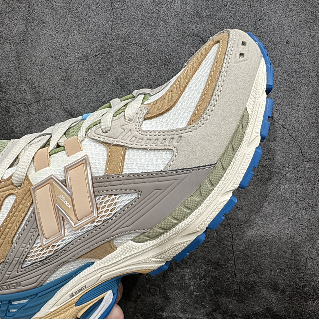 图片[6]-【纯原版】NB新百伦New Balance M1906R  M1906NCS 系列复古老爹风休闲运动慢跑鞋采用轻质牛剖革拼接透气网眼衬垫织物鞋面材质#T-Beam大底提供足步弓支撑，保持步态稳定#后跟搭载外露缓震胶 鞋身整体以各种深浅不一的灰色覆盖，鞋头以淡蓝色调装饰，网眼衬垫通过不规律的色块实现做旧的美感，泛黄的鞋底更是进一步增添了复古气息。 尺码：36 37 37.5 38 38.5 39.5 40 40.5 41.5 42 42.5 43 44 45 46.5 编码：JP260280-鞋库