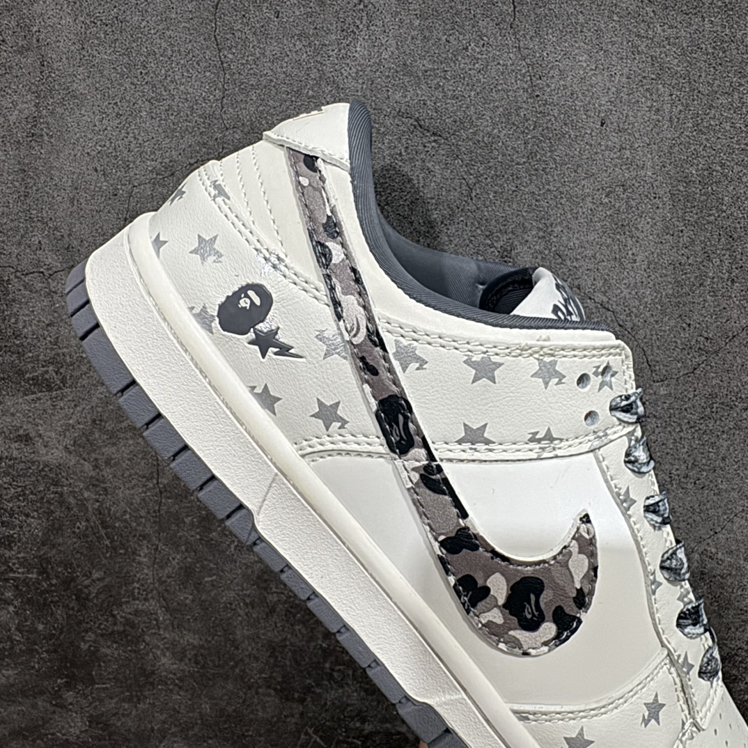 图片[7]-【定制版】Nike SB Dunk Low x BAPE 白灰黑迷彩钩n纯原大厂出品 极力推荐n原装头层材料 独家版型蒸餾加工n帶來的是更好的视觉和脚感体验n大厂纯原品质出货 清洁度 电绣工艺皮料切割干净无任何毛边 细节完美 官方货号：DQ1098 351 尺码：36 36.5 37.5 38 38.5 39 40 40.5 41 42 42.5 43 44 44.5 45  编码：HXS260280-鞋库