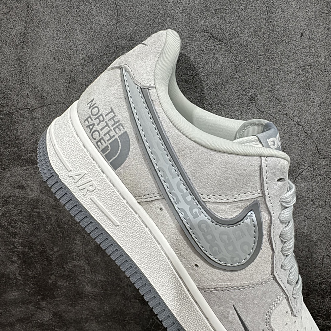 图片[7]-【公司级】Nike Air Force 1 Low 07 x CDG x The North Face 白灰n原楦头原纸板 打造纯正低帮空军版型 专注外贸渠道 全掌内置蜂窝气垫原盒配件 原厂中底钢印、拉帮完美官方货号：HD1968 016 Size：36 36.5 37.5 38 38.5 39 40 40.5 41 42 42.5 43 44 44.5 45 编码：HXS250260-鞋库