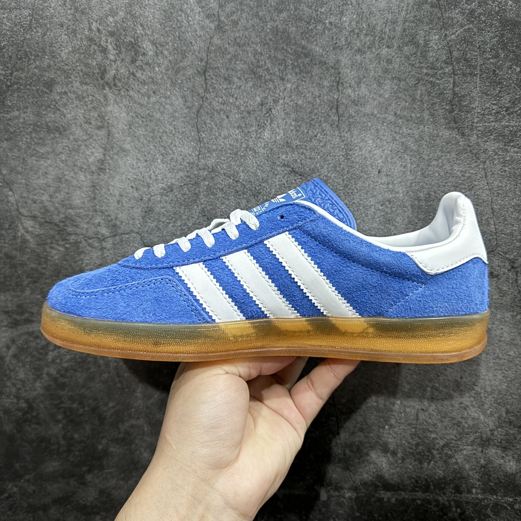 图片[2]-【XF跑量版】AD Original Gazelle Indoor Trainers 瞪羚室内鞋系列低帮复古百搭休闲运动德训风板鞋 HQ8717nn同价位中品质最佳 最优选择版本n原厂翻毛皮料 翻毛效果 卡色与原版无差别n正确半透大底  大底厚度质感比市面好很多n完美版型 实拍可感受 随意对比可匹敌任何价位品质 全套原纸板楦头开发 每道工序同步公司流程 确保原汁原味n中底原厂特供纳米纤维板 区别市面劣质纸板中底原厂海玻璃鞋垫 中置乳胶足弓支撑垫 正确3/2横条宽版背胶一比一鞋头弧度高度鞋身弧度 烫金亮度高频深浅同步原鞋n 原厂港宝加持定型后跟R度完美 原厂高频磨具加持 Logo字体 凹凸明显 轮廓分明 描漆定位精准 三道杠为尖角45°锯齿状 高频立体感很强 区别圆形锯齿 已最大程度还原公司 欢迎对比SIZE：35.5 36 36.5 37 38 38.5 39 40 40.5 41 42 42.5 43 44 44.5 45 编码：NMXF200220-鞋库