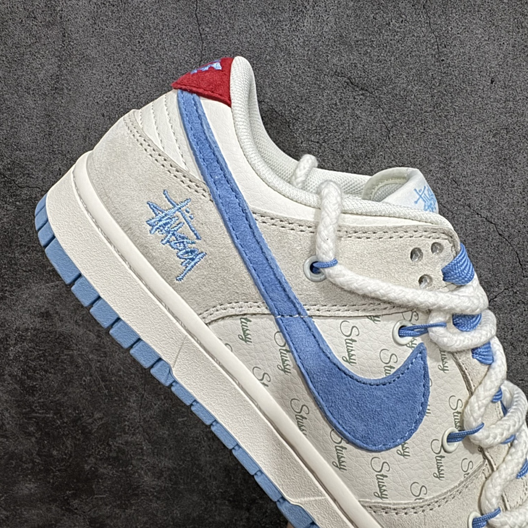 图片[7]-【定制版】Nike SB Dunk Low x Stussy 米蓝红绑带n纯原大厂出品 极力推荐n原装头层材料 独家版型蒸餾加工n帶來的是更好的视觉和脚感体验n大厂纯原品质出货 清洁度 电绣工艺皮料切割干净无任何毛边 细节完美 官方货号：SJ2068 279 尺码：36 36.5 37.5 38 38.5 39 40 40.5 41 42 42.5 43 44 44.5 45  编码：HXS340360-鞋库