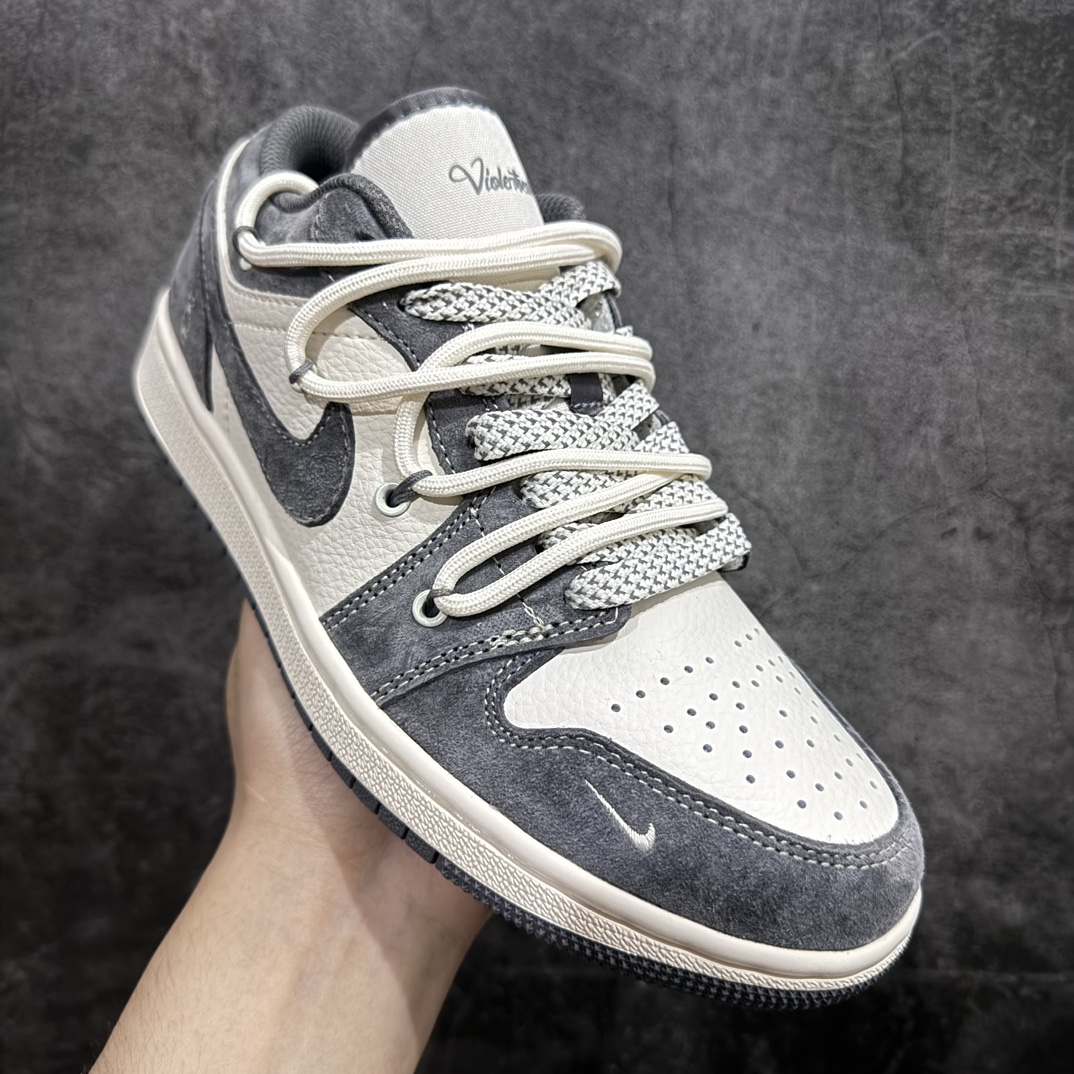 图片[3]-【定制版】Air Jordan 1 Low AJ1 乔1 暴力熊联名-深灰抽绳猪八 高端定制 低帮复古篮球鞋 SJ9950-018rn#定制鞋盒 大厂纯原品质出货 超高清洁度 皮料切割干净无任何毛边 细节完美 r 尺码：36 36.5 37.5 38 38.5 39 40 40.5 41 42 42.5 43 44 44.5 45  编码：HXS340360-鞋库