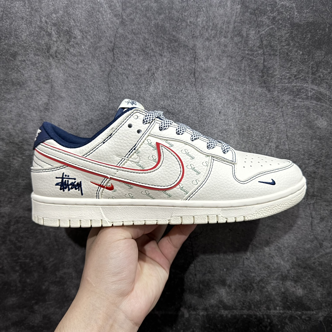 【定制版】Nk SB Dunk Low 斯图西联名-黑红兔八哥 周年高端定制 低帮休闲板鞋 XY1688-012n#定制鞋盒 大厂纯原品质出货 超高清洁度 皮料切割干净无任何毛边 细节完美  尺码：36 36.5 37.5 38 38.5 39 40 40.5 41 42 42.5 43 44 44.5 45 编码：HXS320340-鞋库