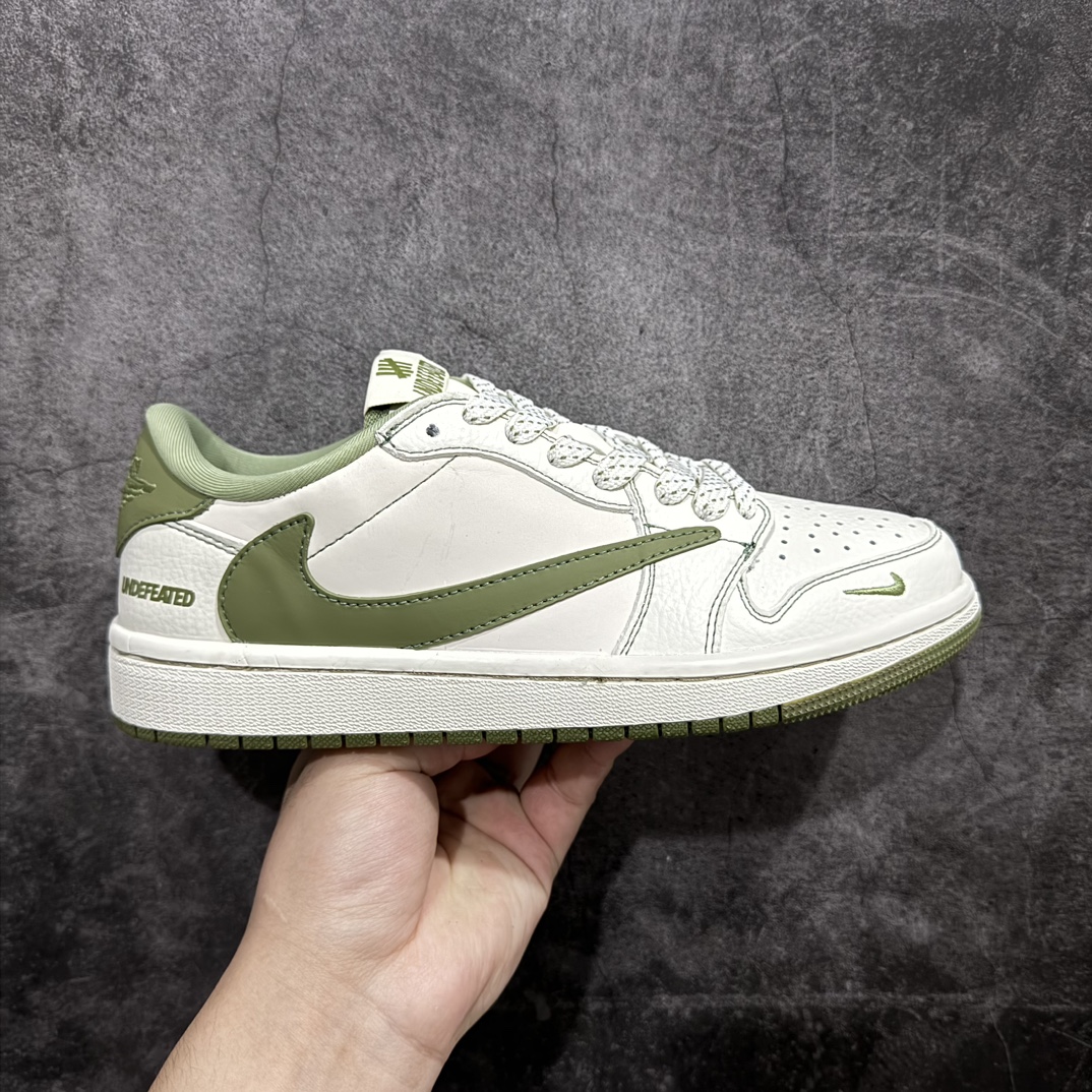 【定制版】Travis Scott x Nike Air Jordan 1 Low x UNDEFEATED 米绿nAir Jordan 1 Low 反转米绿小钩倒钩 纯原版本n全鞋采用原装头层皮，用料扎实 精雕细琢n鞋型极致还原 飞翼3D打印改良 深度立体四线中底拉帮皮料选材 钢印 背胶一应俱全 全新批次 原装原模大底全鞋原厂定制皮料，手感细腻正确折边工艺 完美细节诠释 官方货号：CH6336 009 Size：36 36.5 37.5 38 38.5 39 40 40.5 41 42 42.5 43 44 44.5 45 编码：HXS320340-鞋库