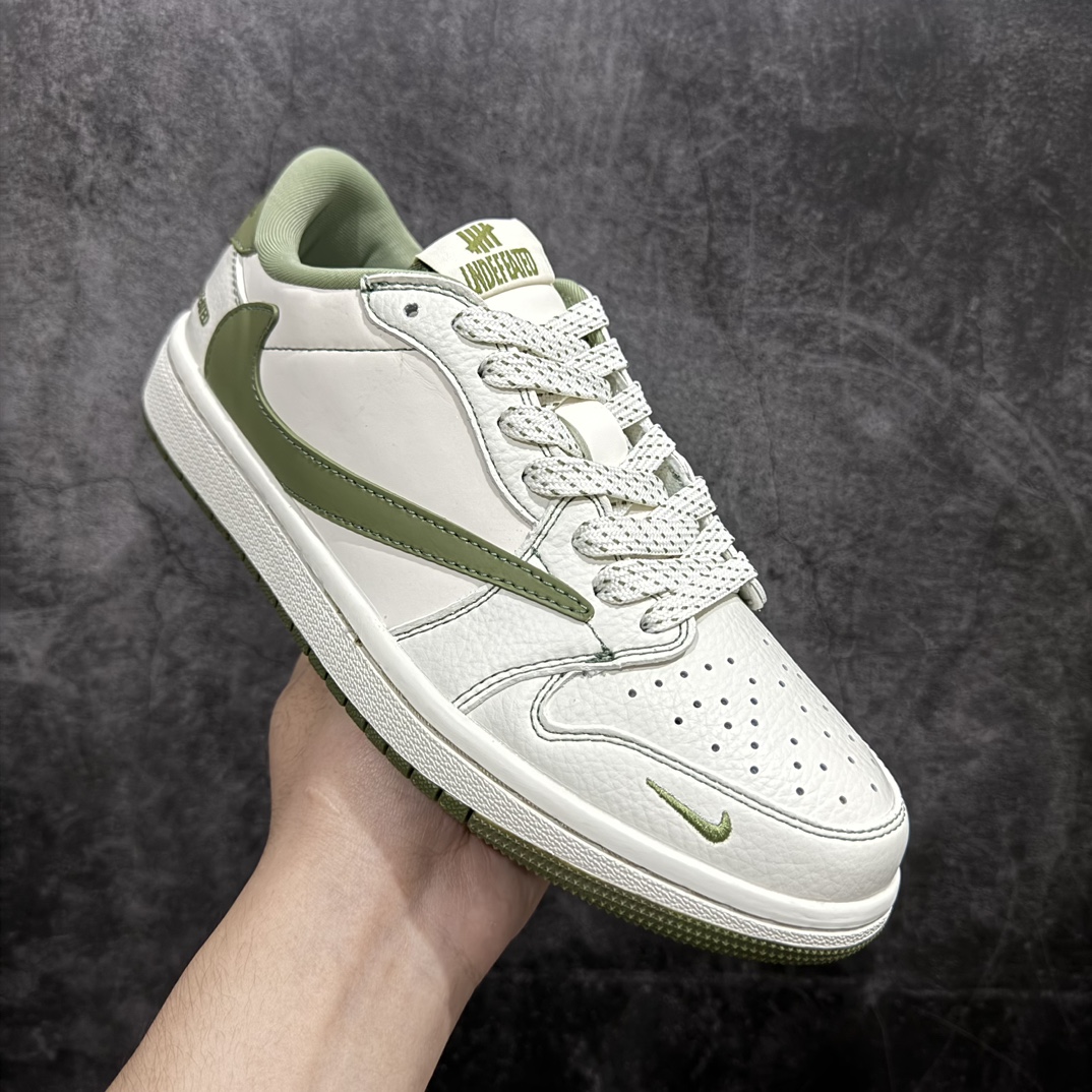 图片[3]-【定制版】Travis Scott x Nike Air Jordan 1 Low x UNDEFEATED 米绿nAir Jordan 1 Low 反转米绿小钩倒钩 纯原版本n全鞋采用原装头层皮，用料扎实 精雕细琢n鞋型极致还原 飞翼3D打印改良 深度立体四线中底拉帮皮料选材 钢印 背胶一应俱全 全新批次 原装原模大底全鞋原厂定制皮料，手感细腻正确折边工艺 完美细节诠释 官方货号：CH6336 009 Size：36 36.5 37.5 38 38.5 39 40 40.5 41 42 42.5 43 44 44.5 45 编码：HXS320340-鞋库