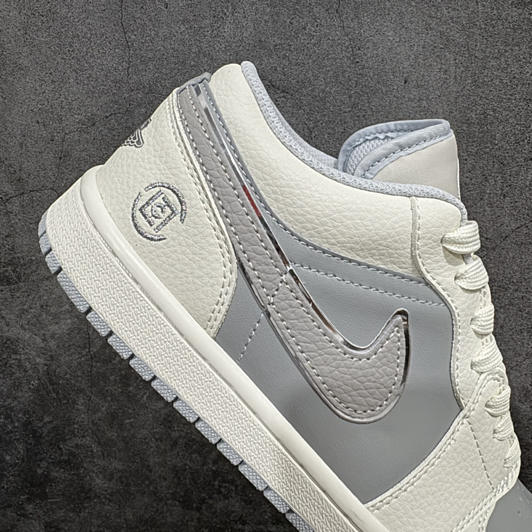 图片[7]-【定制版】Air Jordan 1 Low AJ1 乔1 冠希联名-米白银边灰 高端定制 低帮复古篮球鞋 DC2024-024rn#定制鞋盒 大厂纯原品质出货 超高清洁度 皮料切割干净无任何毛边 细节完美 r 尺码：36 36.5 37.5 38 38.5 39 40 40.5 41 42 42.5 43 44 44.5 45 编码：HXS320340-鞋库