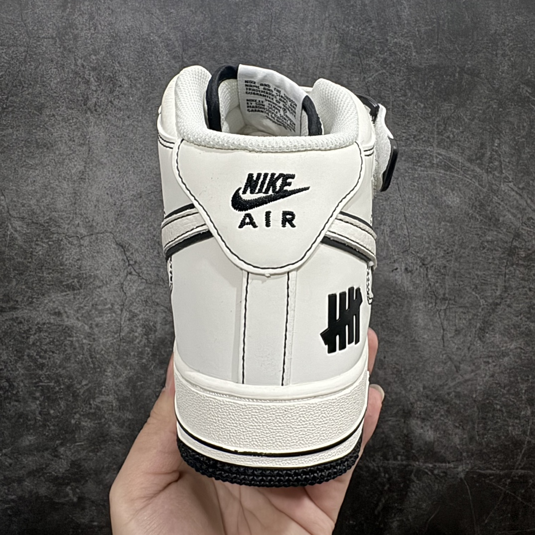 图片[4]-【公司级】Nike Air Force 1 Mid x Undefeated 夜魔侠 白黑满天星n原楦头原纸板 打造纯正中帮空军版型 专注外贸渠道 全掌内置蜂窝气垫原盒配件 原厂中底钢印、拉帮完美  官方货号：GB5969 001 Size：36 36.5 37.5 38 38.5 39 40 40.5 41 42 42.5 43 44 44.5 45 编码：HXS310320-鞋库