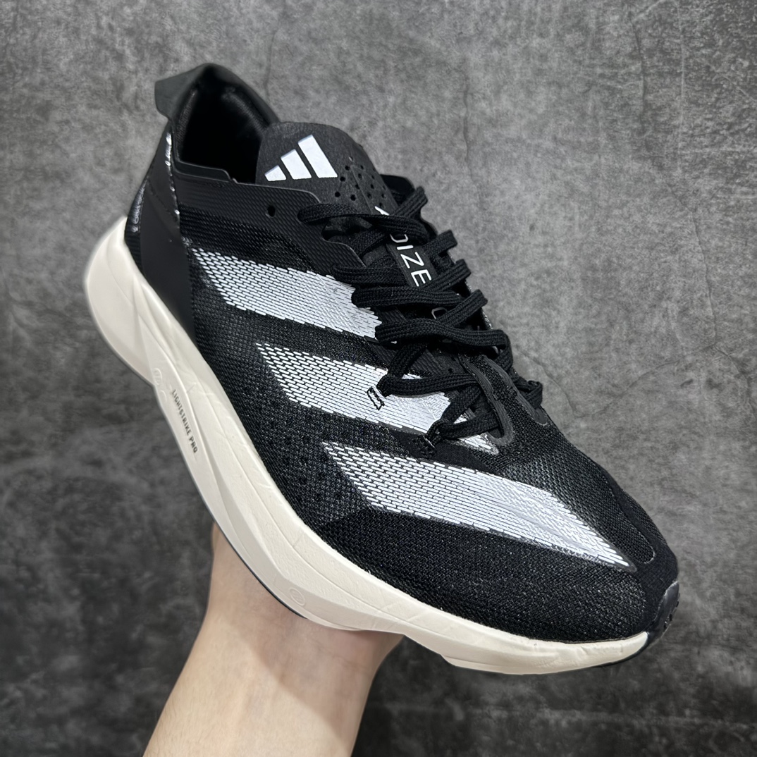 图片[3]-【公司级】adidas Adizero Adios Pro 3 舒适百搭减震防滑耐磨 低帮 碳板 马拉松跑步鞋 波士顿3代夏季透气网眼竞速跑鞋 ID3701nn延续爪型玻璃纤维推进系统 进化为全掌式的ENERGY RODS 2.0 从脚跟到脚趾的一体成形设计 强化整体推进力 提升速度表现 升级透气鞋面更具支撑性 利用ENGINEERED MESH技术进行不同密度织纹 强化支撑性 更使用50%以上的回收材料製成 减低塑料浪费 此外变薄的鞋舌为前掌提供更多空间 提供跑者更好的穿着感受 马牌轮胎大底耐磨性佳 大底全掌采用耐磨的Continental马牌轮胎大底 在各种环境下保有良好抓地力SIZE：36-45 编码：YX240250-鞋库