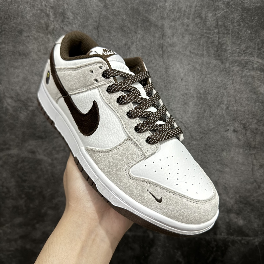 图片[3]-【定制版】Nike SB Dunk Low x BAPE 白棕小钩翻毛满天星n纯原大厂出品 极力推荐👏n原装头层材料 独家版型蒸餾加工n帶來的是更好的视觉和脚感体验n大厂纯原品质出货 清洁度 电绣工艺皮料切割干净无任何毛边 细节完美 官方货号：KK1888 011 尺码：36 36.5 37.5 38 38.5 39 40 40.5 41 42 42.5 43 44 44.5 45 编码：HXS320340-鞋库