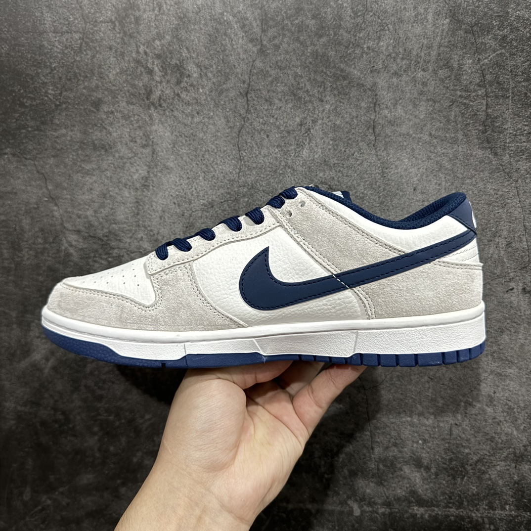 图片[2]-【定制版】Nike SB Dunk Low x Stussy 白灰蓝三小钩n纯原大厂出品 极力推荐👏n原装头层材料 独家版型蒸餾加工n帶來的是更好的视觉和脚感体验n大厂纯原品质出货 清洁度 电绣工艺皮料切割干净无任何毛边 细节完美 官方货号：KK1888 003 尺码：36 36.5 37.5 38 38.5 39 40 40.5 41 42 42.5 43 44 44.5 45 编码：HXS320340-鞋库