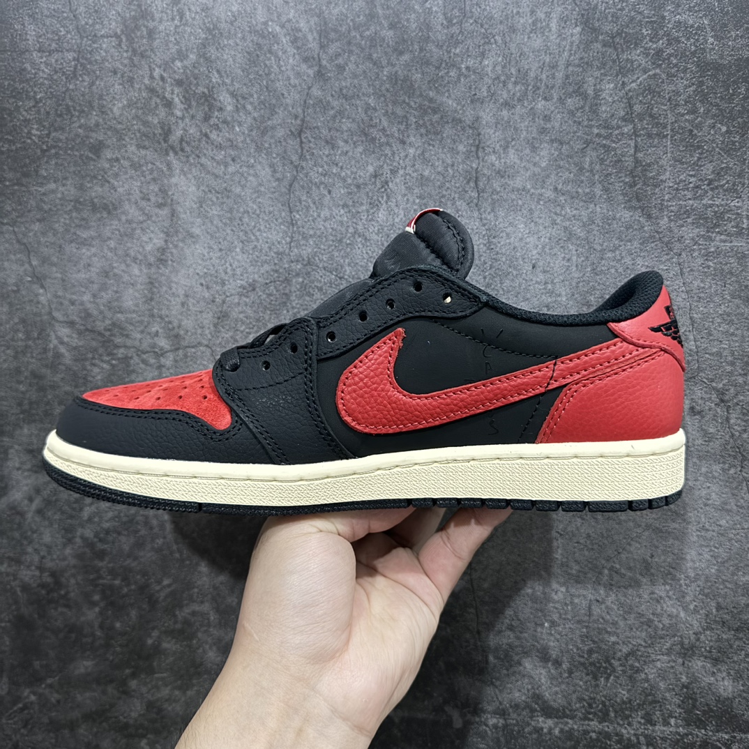 图片[2]-【KZ纯原】Travis Scott x Air Jordan AJ1 Low OG SP TS联名倒钩低帮黑红配色 DM7866-061全系列配色 外贸特供批次 新配色不断更新开发 市场中端王者 全套原纸板楦头开发 确保原汁原味 完美呈现一代版型 一比一鞋头弧度高度鞋身弧度 此版本只针对中端市场 细节品控鞋型随意秒杀市面同价位 鞋型完美 不臃肿别扭 头层皮料加持 用料绝不含糊 进口玻璃冲刀皮料裁剪零毛边 电脑针车工艺 超高鞋面清洁度 最高QC检验标准 控制溢胶瑕疵 原盒原配 飞翼3D高频深度立体 工艺方面大到整体鞋型 漏斗收腰 底线拉帮 LOGO立体程度 小到针眼排布 载片对称 冲孔效果 鞋标规范 鞋垫背胶等等 无一不是口碑收割 每双都是一个回头客SIZE：36 36.5 37.5 38 38.5 39 40 40.5 41 42 42.5 43 44 44.5 45 46 47.5 编码：SLM290320-鞋库