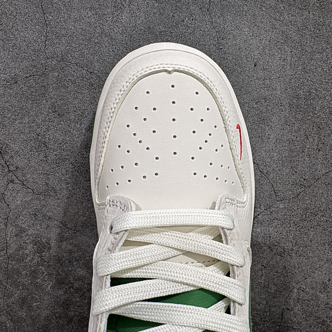 图片[5]-【定制版】Nike SB Dunk Low x GUCCI 白绿红小钩n纯原大厂出品 极力推荐👏n原装头层材料 独家版型蒸餾加工n帶來的是更好的视觉和脚感体验n大厂纯原品质出货 清洁度 电绣工艺皮料切割干净无任何毛边 细节完美 官方货号：KK1688 053 尺码：36 36.5 37.5 38 38.5 39 40 40.5 41 42 42.5 43 44 44.5 45 编码：HXS320340-鞋库