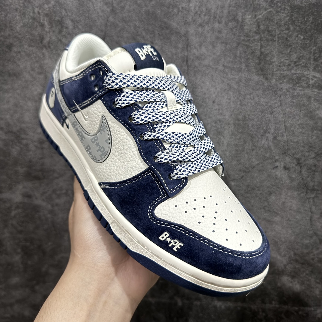 图片[3]-【定制版】Nike SB Dunk Low x BAPE 白蓝双小钩满天星n纯原大厂出品 极力推荐👏n原装头层材料 独家版型蒸餾加工n帶來的是更好的视觉和脚感体验n大厂纯原品质出货 清洁度 电绣工艺皮料切割干净无任何毛边 细节完美 官方货号：XY1688 008 尺码：36 36.5 37.5 38 38.5 39 40 40.5 41 42 42.5 43 44 44.5 45 编码：HXS320340-鞋库