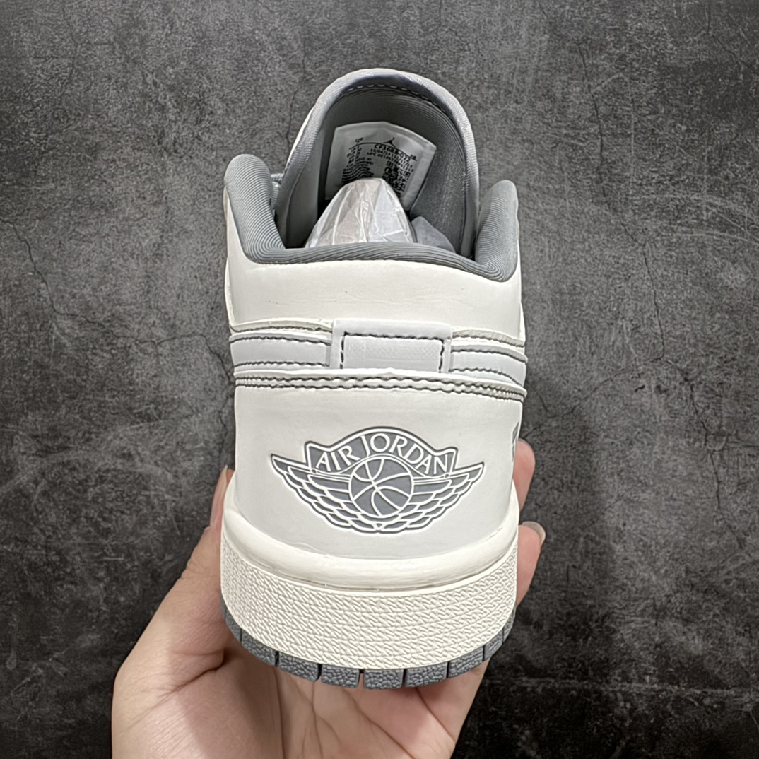 图片[4]-【定制版】Air Jordan 1 Retro Low x OFF-WHITE 米银3M钩n官方同步新色 原装级产物n拒绝公底 立体鞋型 细节完美 高清洁度购置公司同步原材料 原汁原味 忠于原版 货号：CF3688 022n码数：36 36.5 37.5 38 38.5 39 40 40.5 41 42 42.5 43 44 44.5 45 编码：HXS320340-鞋库