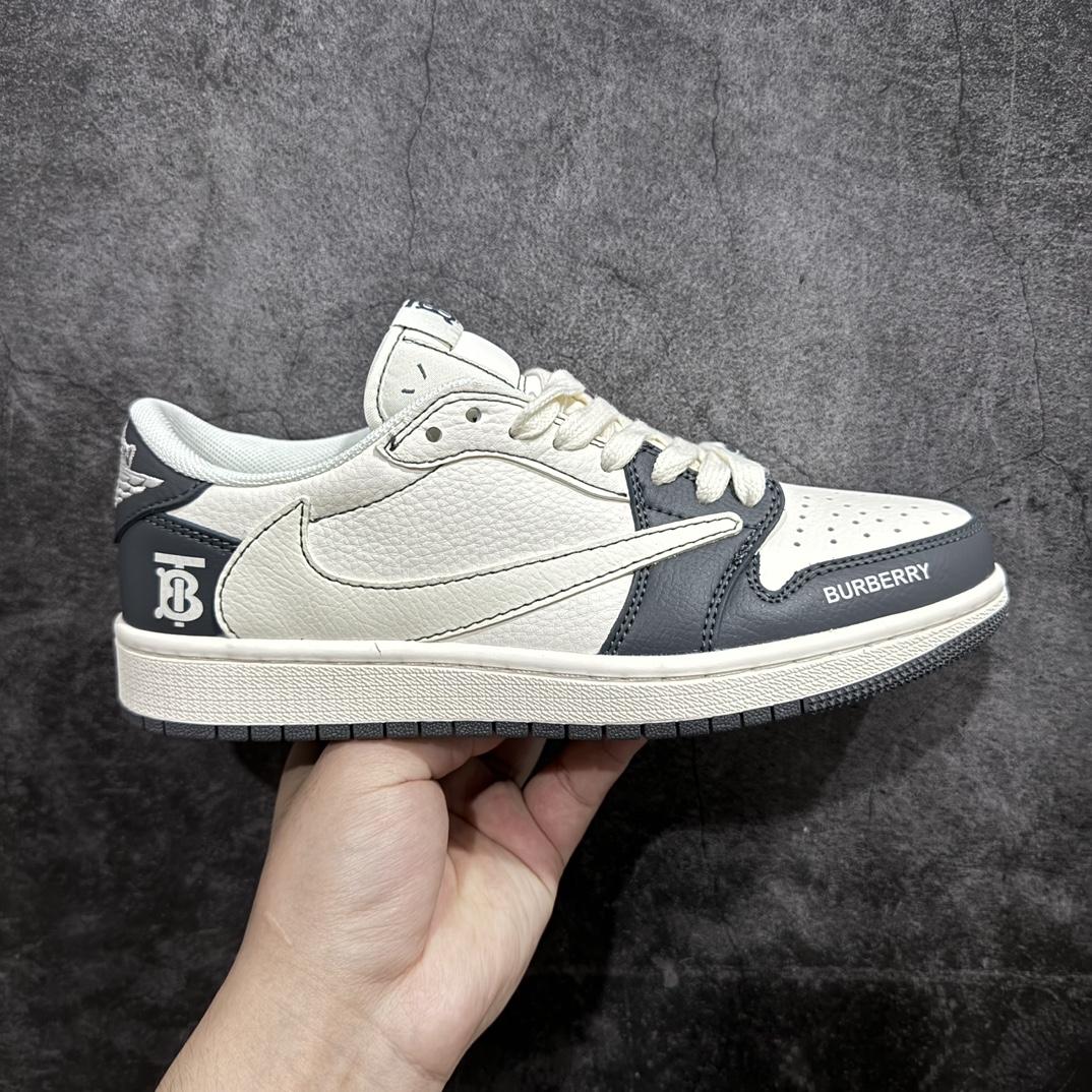 【定制版】Travis Scott x Nike Air Jordan 1 Low x BURBERRY 白黑nAir Jordan 1 Low 反转白黑倒钩 纯原版本n全鞋采用原装头层皮，用料扎实 精雕细琢n鞋型极致还原 飞翼3D打印改良 深度立体四线中底拉帮皮料选材 钢印 背胶一应俱全 全新批次 原装原模大底全鞋原厂定制皮料，手感细腻正确折边工艺 完美细节诠释 官方货号：QY0966 111 Size：36 36.5 37.5 38 38.5 39 40 40.5 41 42 42.5 43 44 44.5 45 编码：CC280300-鞋库