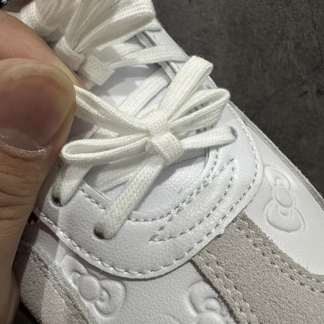 图片[6]-【渠道纯原版】凯蒂猫Hello Kitty x Adidas Gazelle Indoor Trainers\”Hello Kitty And Friends\”羚羊内训系列低帮复古百搭休闲运动德训风板鞋“联名白红黑凯蒂猫蝴蝶结印面”II0013nnn市场最高版本完美还原zp细节，注意区别市场任何版本，完全不是一路货色‼️n全鞋原材料打造，无任何色差，正确鞋型，后跟港宝材料定型，正确微透生胶大底，反口内里头层细腻小牛皮，纸板中底 鞋垫背胶，侧面正确压印字母，所有细节完美还原‼️ 尺码：35 36 36.5 37 38 38.5 39 40 40.5 41 42 42.5 43 44 44.5 45 编码：NM250270-鞋库