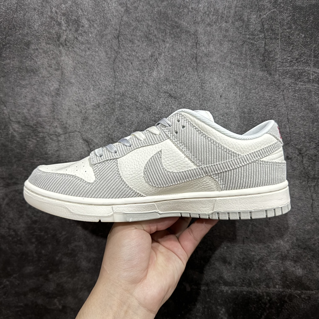 图片[2]-【定制版】Nike SB Dunk Low x Supreme 白灰n纯原大厂出品 极力推荐n原装头层材料 独家版型蒸餾加工n帶來的是更好的视觉和脚感体验n大厂纯原品质出货 清洁度 电绣工艺皮料切割干净无任何毛边 细节完美 官方货号：FC1688 143 尺码：36 36.5 37.5 38 38.5 39 40 40.5 41 42 42.5 43 44 44.5 45  编码：HXS260280-鞋库