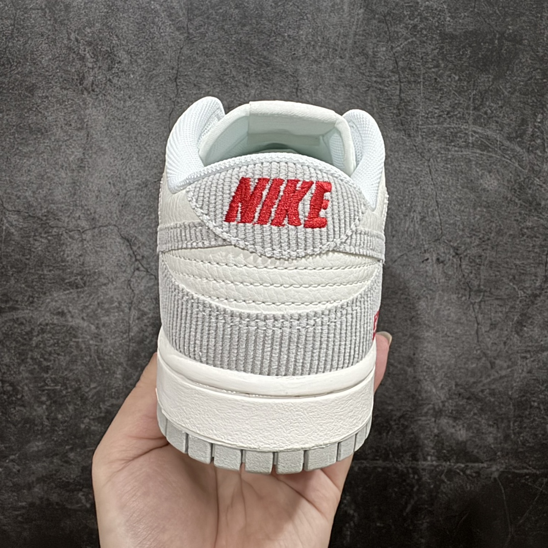 图片[4]-【定制版】Nike SB Dunk Low x Supreme 白灰n纯原大厂出品 极力推荐n原装头层材料 独家版型蒸餾加工n帶來的是更好的视觉和脚感体验n大厂纯原品质出货 清洁度 电绣工艺皮料切割干净无任何毛边 细节完美 官方货号：FC1688 143 尺码：36 36.5 37.5 38 38.5 39 40 40.5 41 42 42.5 43 44 44.5 45  编码：HXS260280-鞋库