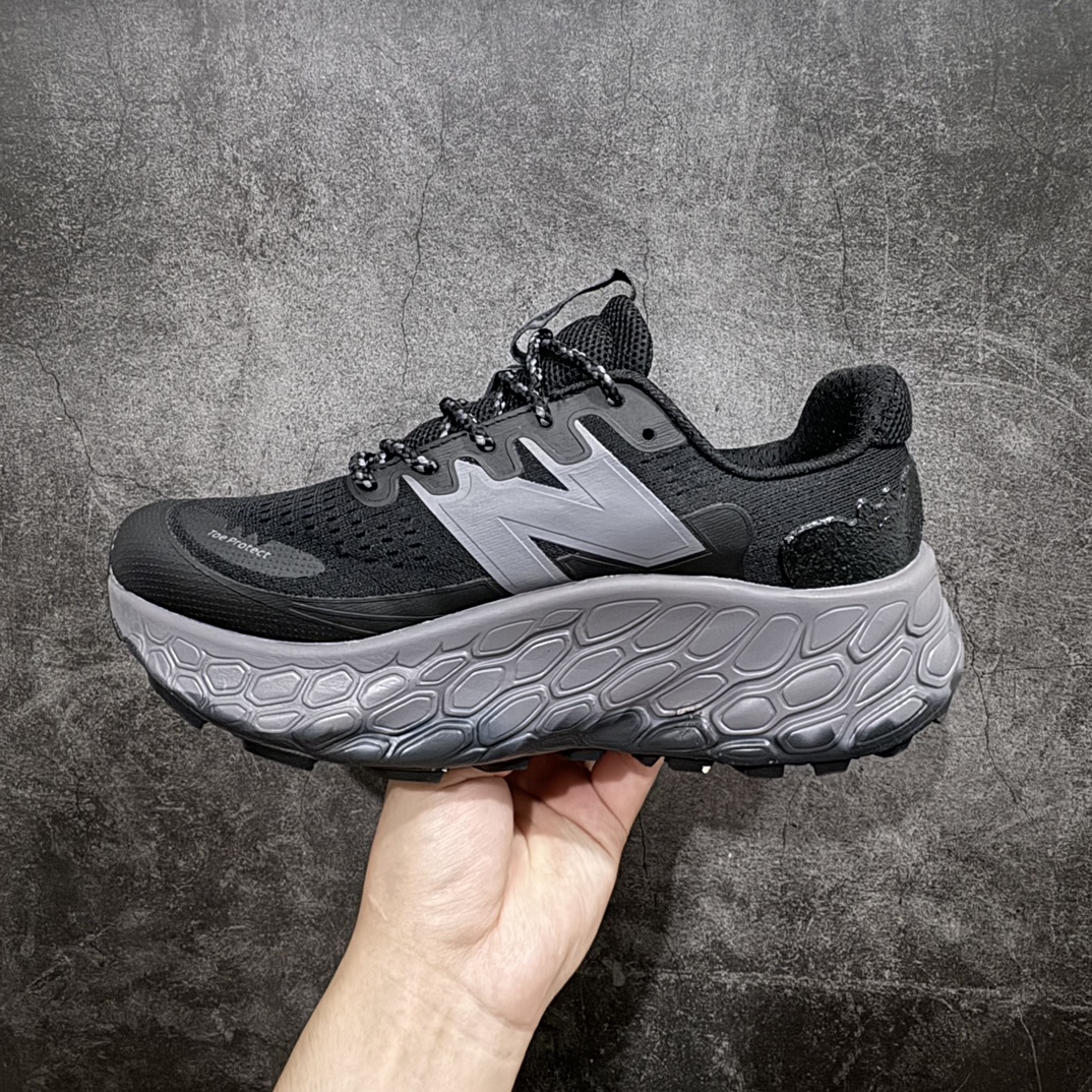 图片[2]-【纯原版本】New Balance NB Fresh Foam X More Trail SE 新百伦NB 鱼鳞系列超轻量化低帮休闲运动慢跑鞋 采用超轻透气3D针织网眼材料结构鞋面及打印Logo细节 中底嵌入FuelCell轻量化技术组合 网面鞋面设计 运动清爽透气 赤足感受 撞色设计细节控的惊喜 精细看得见 FUEL CELL避震中底 通过将液态氮快速填充进泡棉的方式 打造出具有高弹、轻质、 持久的中底 尺码：36-45 编码：MG250270-鞋库