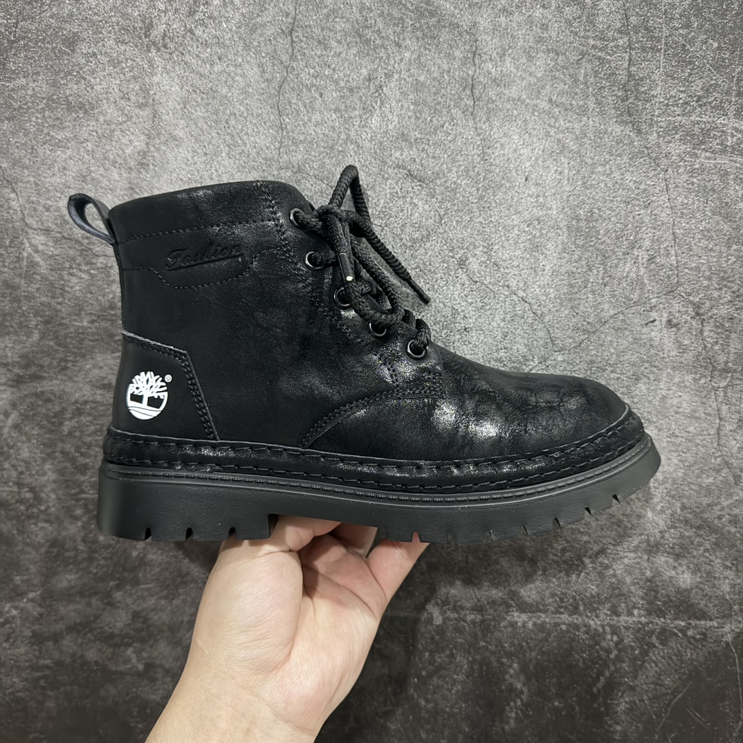 【定制版】Timberland 添柏岚/天伯伦  2024秋冬款 户外高帮工装休闲鞋 原盒原包装 广东大厂品质 面料采用意大利🇮🇹顶级磨砂细纹牛皮，搭配防臭防腐真皮乳胶鞋垫，给您完美的穿着体验，质量考究耐穿，型男必备，专治不帅，高品质脚感一流！ 尺码：39 40 41 42 43 44（皮鞋码） 编码：TL250270-鞋库