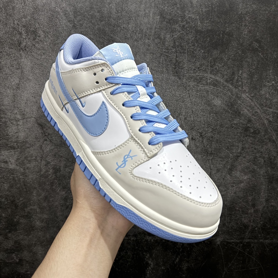 图片[3]-【定制版】Nk SB Dunk Low 圣罗兰系列-白灰蓝勾 周年高端定制 低帮休闲板鞋 GF2409-168rn#定制鞋盒 大厂纯原品质出货 超高清洁度 皮料切割干净无任何毛边 细节完美 r 尺码：36 36.5 37.5 38 38.5 39 40 40.5 41 42 42.5 43 44 44.5 45  编码：HXS320340-鞋库