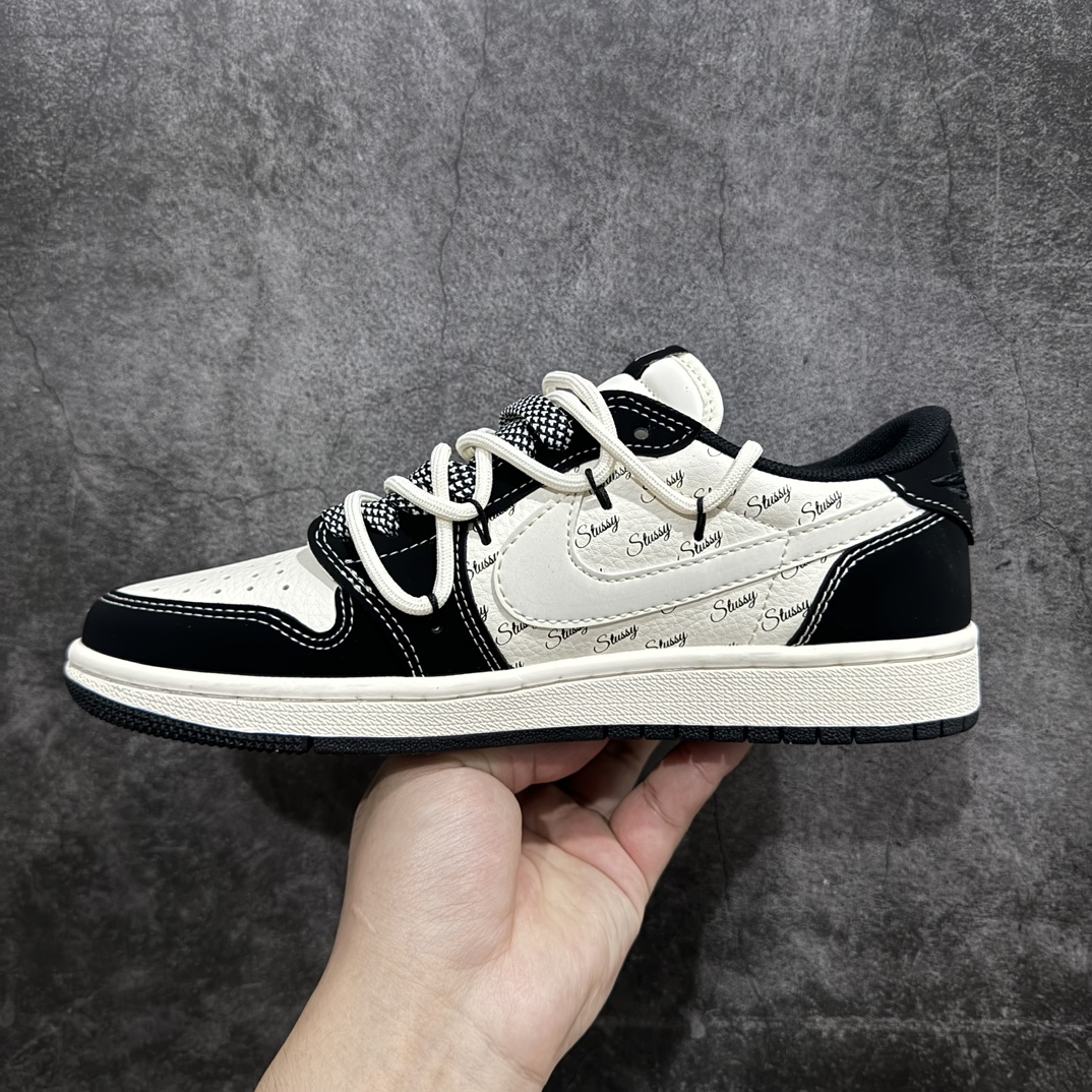 图片[2]-【定制版】Travis Scott x Nike Air Jordan 1 Low x Stussy 米黑nAir Jordan 1 Low 反转白黑小钩绑带满天星倒钩 纯原版本n全鞋采用原装头层皮，用料扎实 精雕细琢n鞋型极致还原 飞翼3D打印改良 深度立体四线中底拉帮皮料选材 钢印 背胶一应俱全 全新批次 原装原模大底全鞋原厂定制皮料，手感细腻正确折边工艺 完美细节诠释 官方货号：SJ0086 131 Size：36 36.5 37.5 38 38.5 39 40 40.5 41 42 42.5 43 44 44.5 45 编码：HXS340360-鞋库