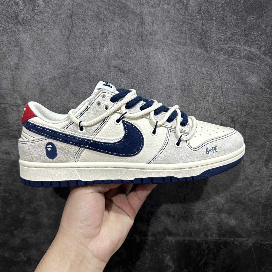 【公司级】Nike SB Dunk Low x BAPE 米蓝红双钩麻绳绑带n纯原大厂出品 极力推荐👏n原装头层材料 独家版型蒸餾加工n帶來的是更好的视觉和脚感体验n大厂纯原品质出货 清洁度 电绣工艺皮料切割干净无任何毛边 细节完美 官方货号：SJ2068 298 尺码：36 36.5 37.5 38 38.5 39 40 40.5 41 42 42.5 43 44 44.5 45  编码：HXS340360-鞋库