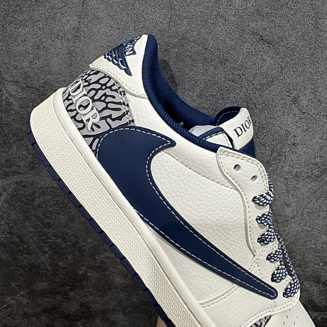 图片[7]-【定制版】Travis Scott x Fragment Design x Air Jordan 1 Low OG SP AJ1 乔1 迪奥联名-石头纹 低帮文化休闲板鞋 CF3688-029rn#多方联名合作融合了Travis Scott 独特的音乐风格，藤原浩个性的设计风格以及Jordan品牌的经典元素 使其成为一双具有独特身份和价值的鞋子 清新而立体的外观加上联名标识更突出了其独特身份 这种配色方案显示出活力和时尚感 在视觉上引人注目  鞋身的质感和细腻的细节处理使其显得高端而格调十足  这款“倒钩”联名是设计与创意完美结合  融合多方的个性风格是一款备受瞩目的潮流鞋款  低帮休闲板鞋 定制鞋盒 大厂纯原品质出货 超高清洁度 皮料切割干净无任何毛边 细节完美 r 尺码：36 36.5 37.5 38 38.5 39 40 40.5 41 42 42.5 43 44 44.5 45  编码：HXS320340-鞋库