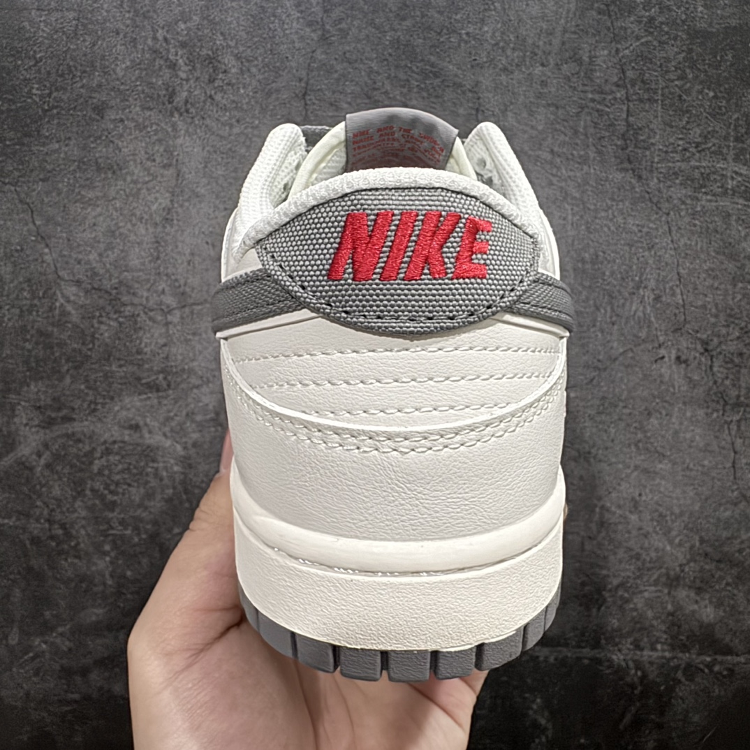 图片[4]-【定制版】Nk SB Dunk Low Supreme联名-米灰帆布勾 周年高端定制 低帮休闲板鞋 XX2025-108rn定制鞋盒 大厂纯原品质出货 超高清洁度 皮料切割干净无任何毛边 细节完美 r 尺码：36 36.5 37.5 38 38.5 39 40 40.5 41 42 42.5 43 44 44.5 45  编码：HXS320340-鞋库